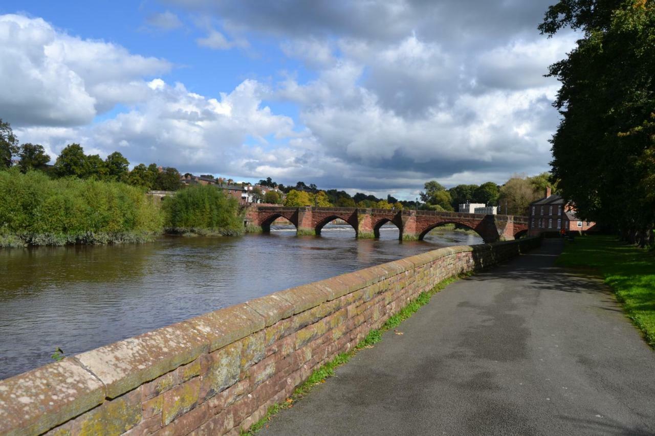 Charming 1 Bed Riverside Apartment Chester Exterior foto