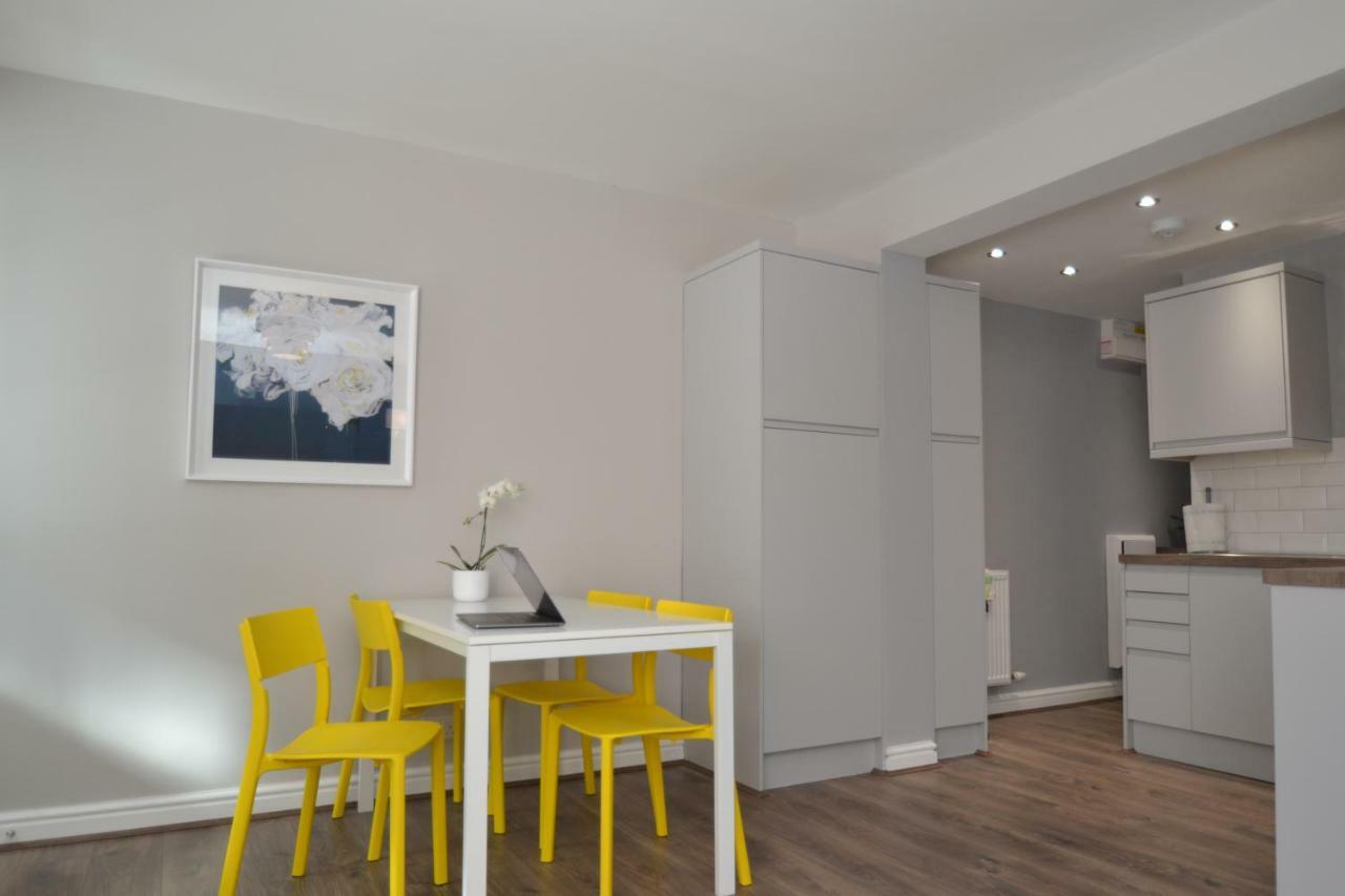 Charming 1 Bed Riverside Apartment Chester Exterior foto