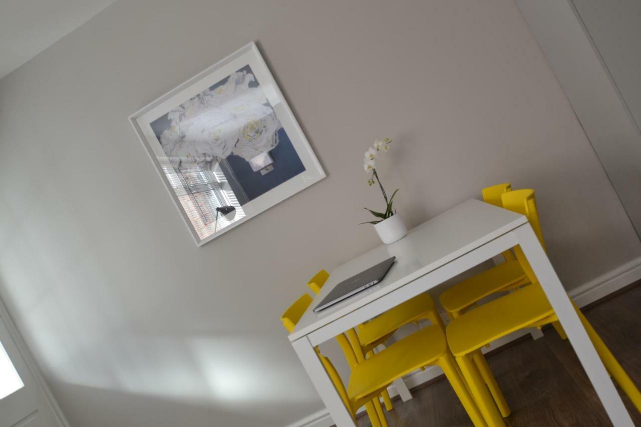 Charming 1 Bed Riverside Apartment Chester Exterior foto