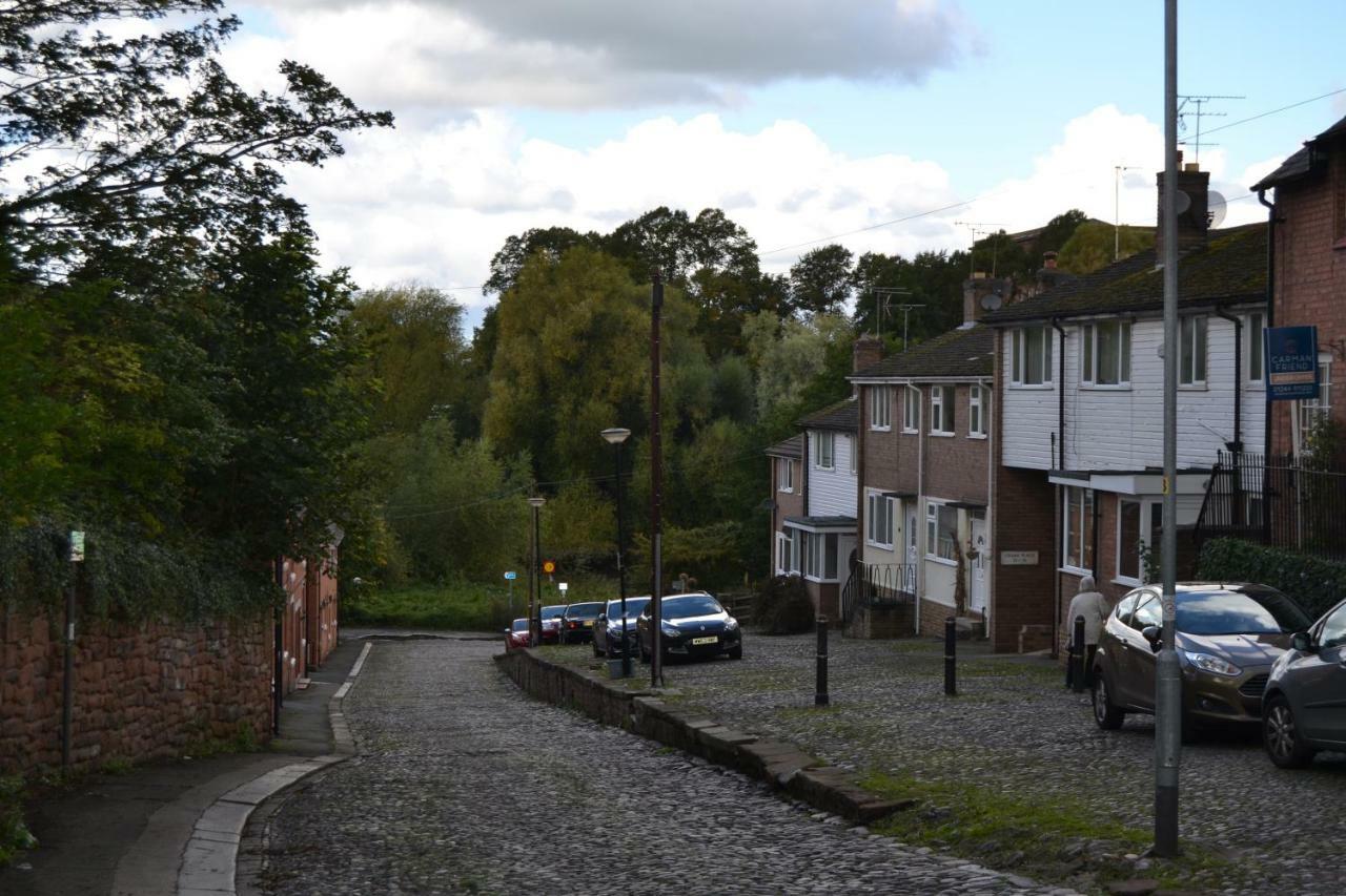 Charming 1 Bed Riverside Apartment Chester Exterior foto